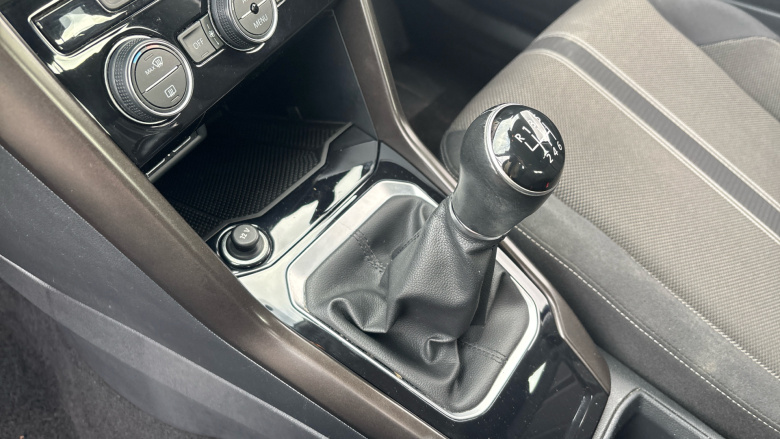 Volkswagen T-Roc 1.0 TSI SE 5dr Petrol Hatchback